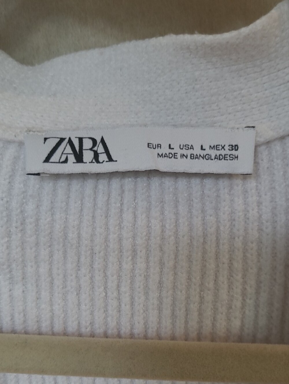 ZARA Cream Ribbed V-Neck Button Front Cardigan - Picture 2 of 5